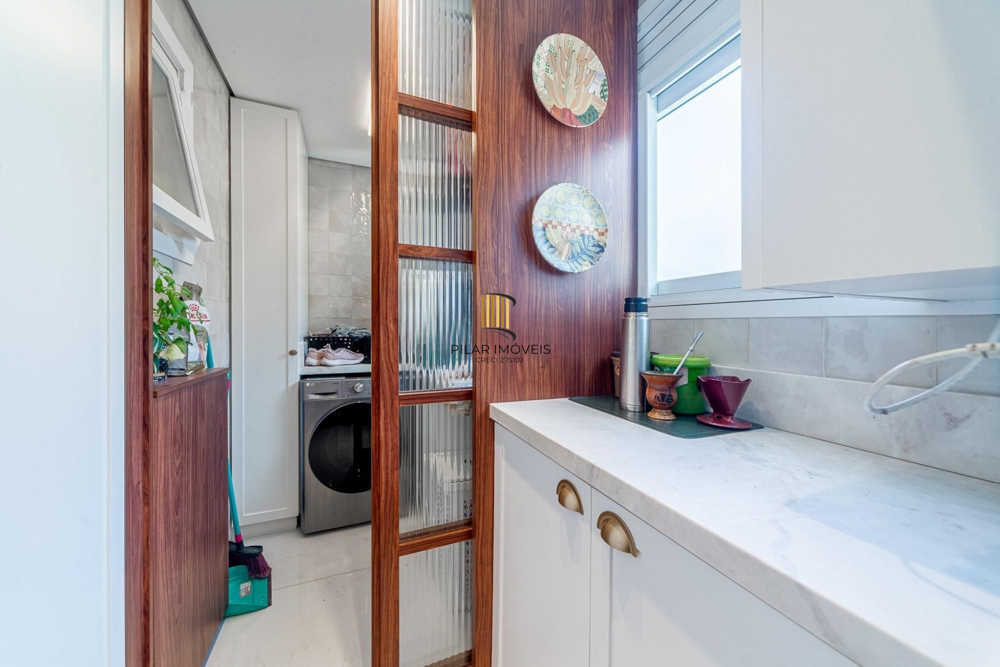 Apartamento 3 dormitórios, sendo 3 suítes e 2 vagas no Petropolis