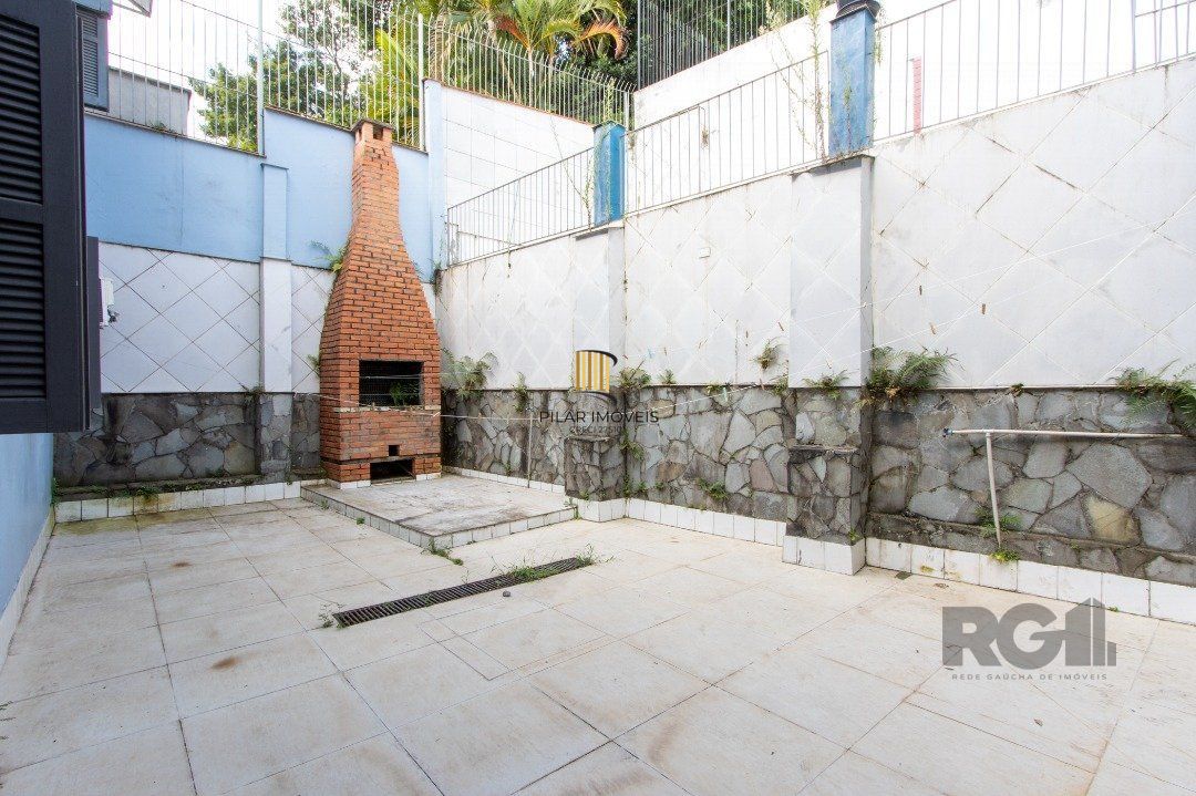 Casa 3 dormitórios no bairro Nonoai