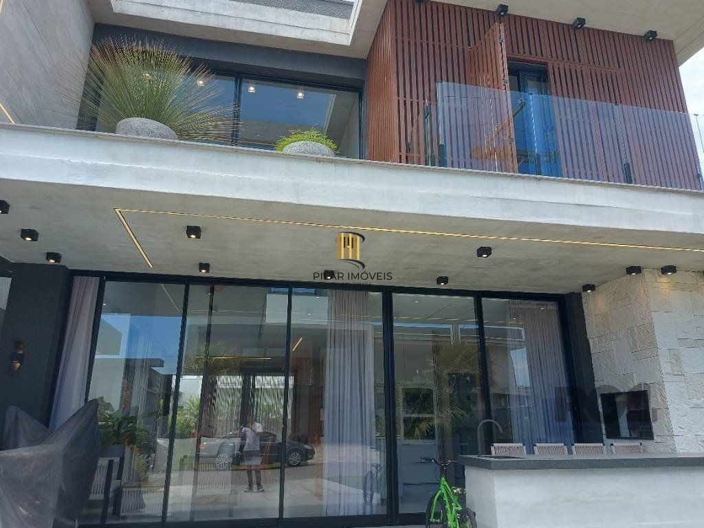 Casa de Condomínio 4 dormitórios no bairro Centro