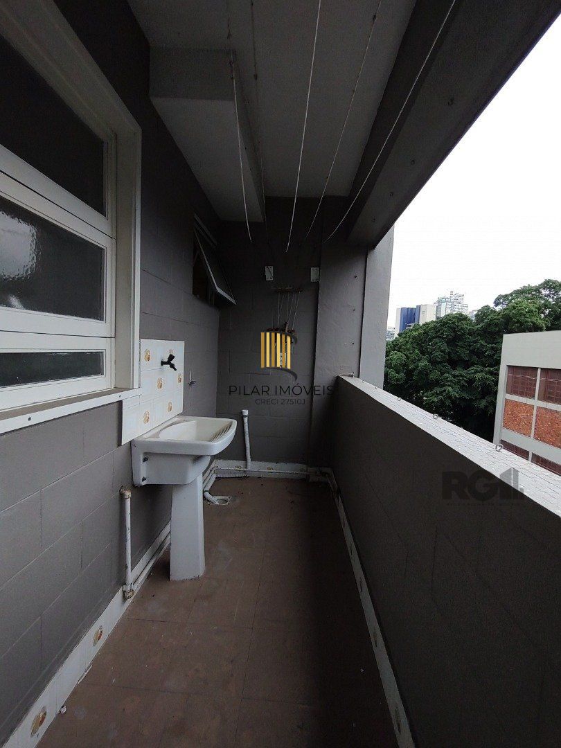Apartamento, 2 quartos, 1 vaga escriturada, elevador - Bairro Bom Fim
