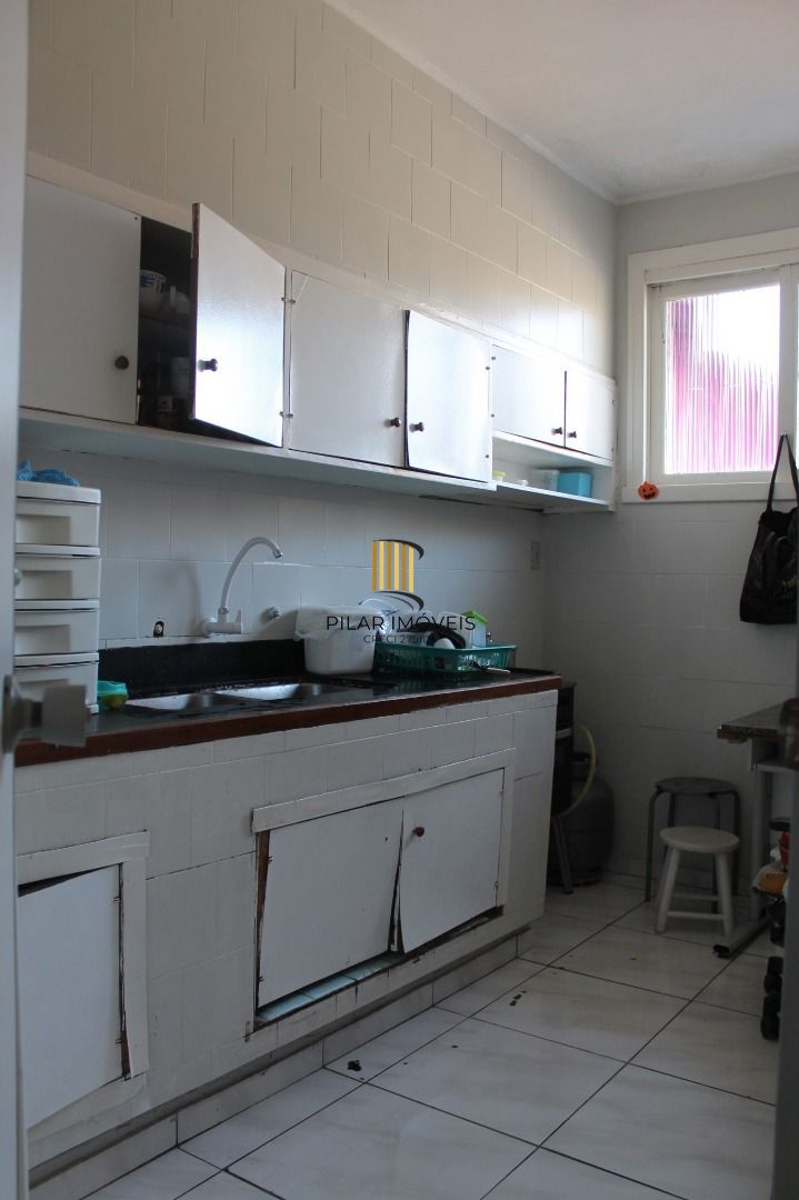 Casa para Venda - 221m², 3 dormitórios, sendo 1 suites, 4 vagas - Tristeza
