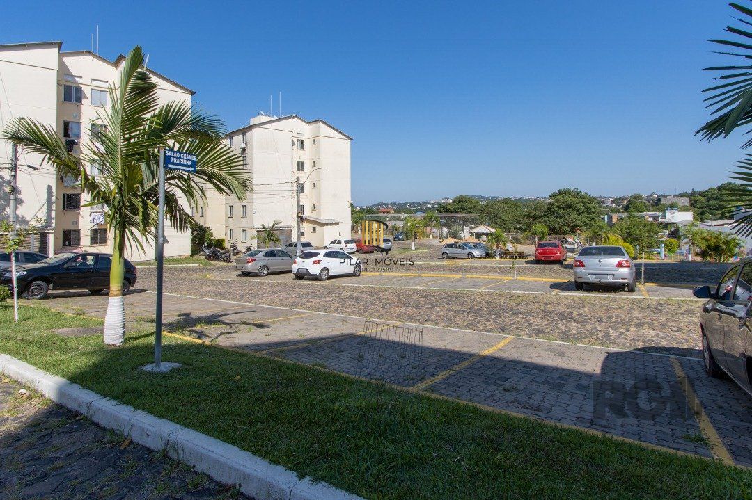 Apartamento semimobiliado com 2 dormitórios, banheiro social e 1vaga rotativa