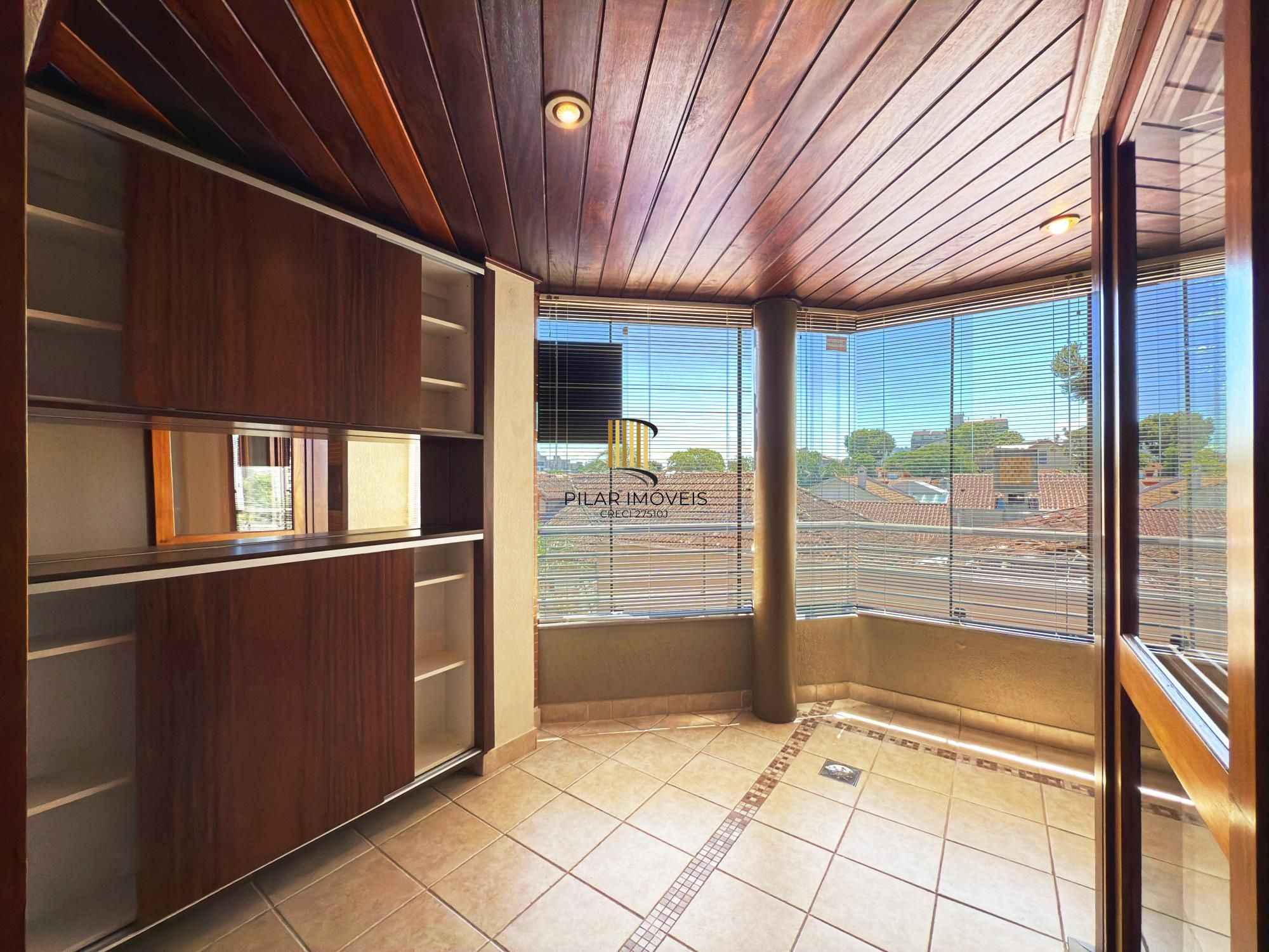 Apartamento desocupado, 2 quartos (1 suite), 2 vagas - Bairro Tristeza