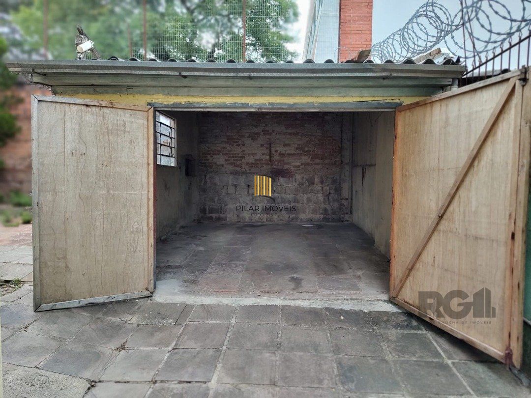 Casa para Venda - 247.37m², 4 dormitórios, 4 vagas - Partenon