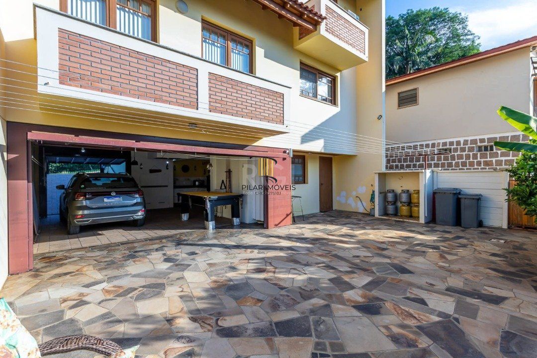 Casa 3 dormitórios no bairro Teresópolis