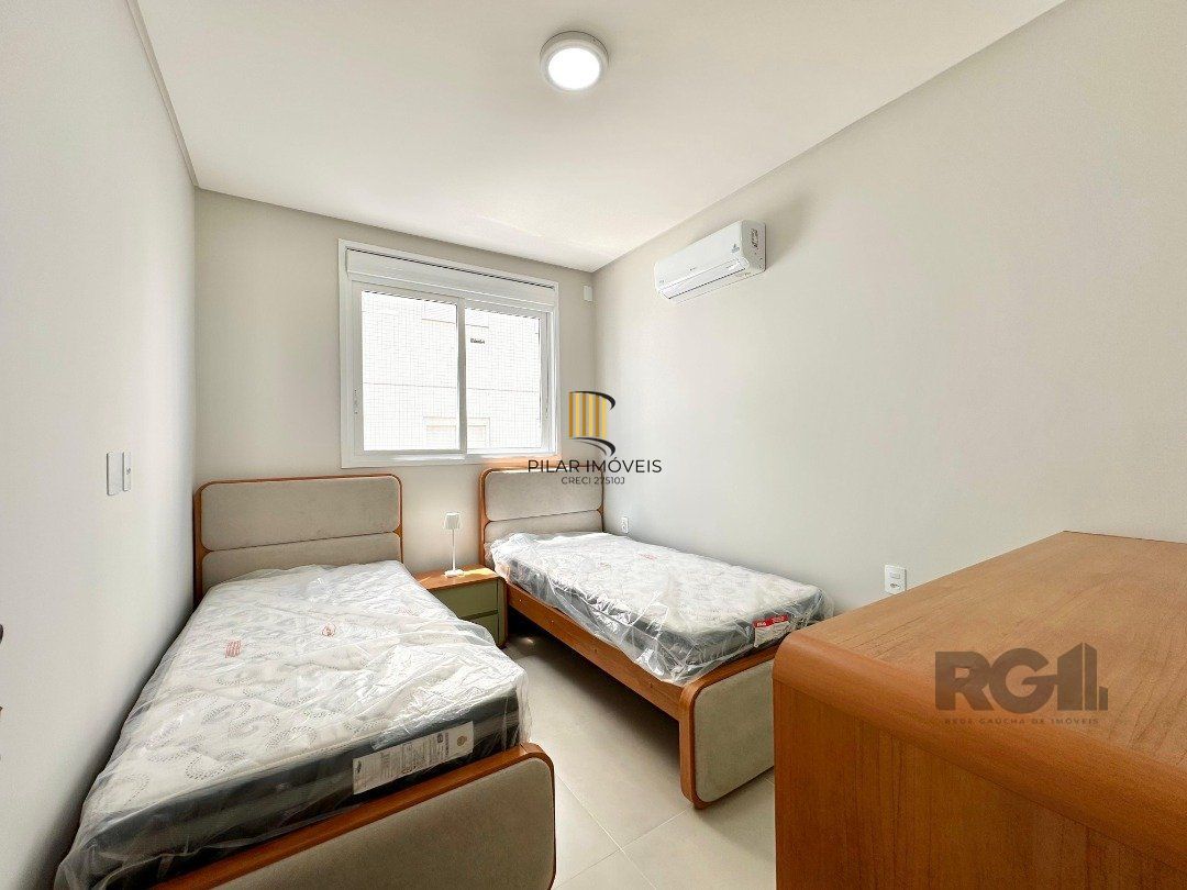 APARTAMENTO À VENDA COM SACADA DE FRENTE