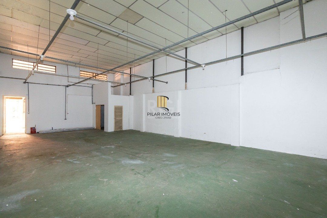Casa para Venda - 232m², 3 dormitórios, 2 vagas - Navegantes