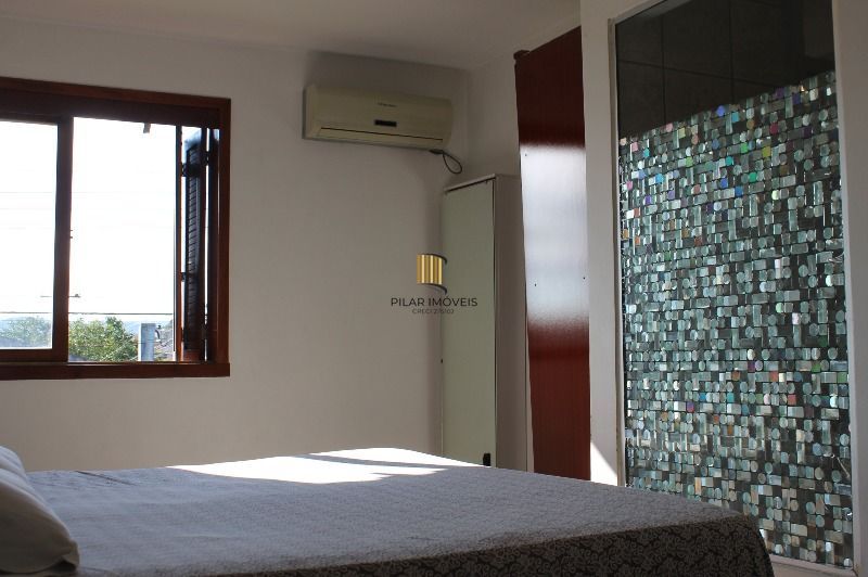 Casa para Venda - 255.68m², 4 dormitórios, sendo 1 suites, 2 vagas - Tristeza