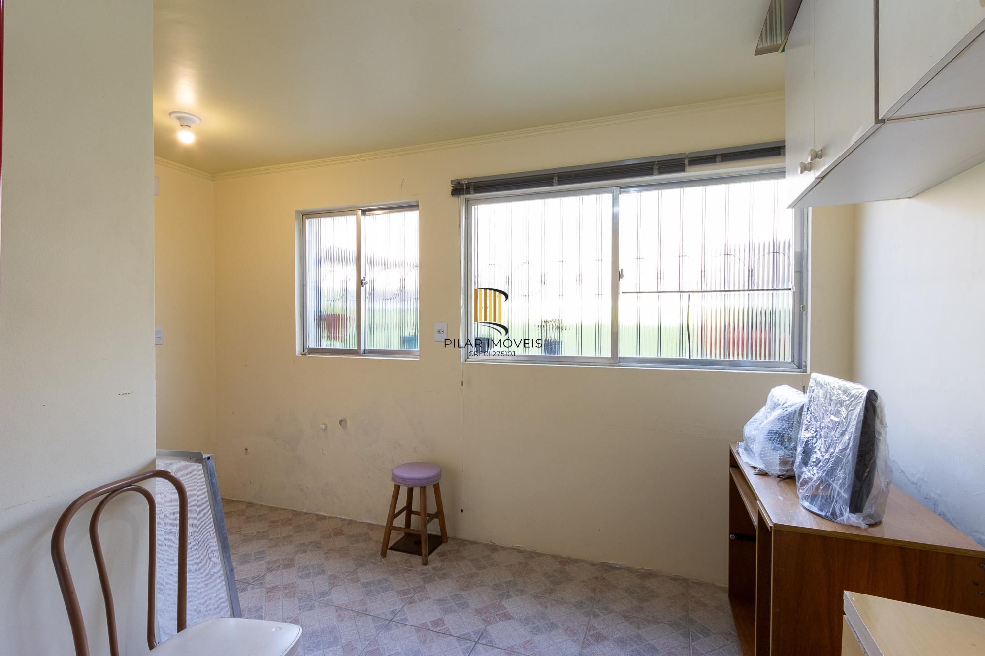 Casa com 3 quartos (1 suite), 4 vagas - Vila Nova