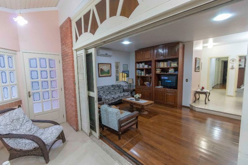 Casa para Venda - 231.72m², 4 dormitórios, sendo 1 suites, 3 vagas - Tristeza