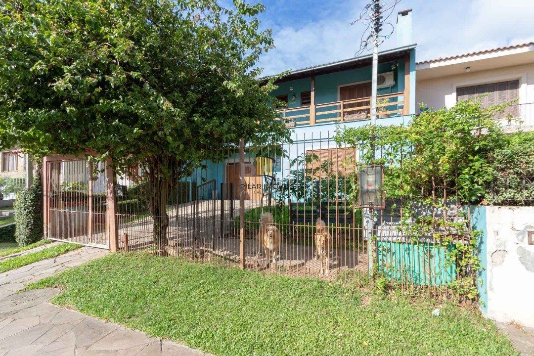 Casa para Venda - 246m², 3 dormitórios, sendo 1 suites, 3 vagas - Imperial Parque