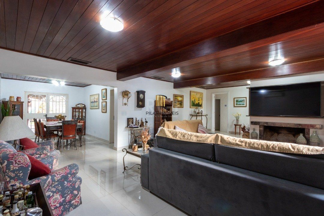 Casa para Venda - 300m², 4 dormitórios, sendo 2 suites, 4 vagas - Vila Assunção