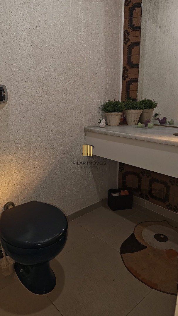 Casa 4 dormitórios no bairro Vila Assunção
