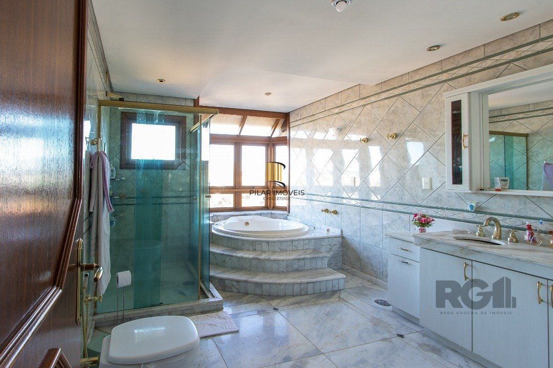 Casa para Venda - 450m², 4 dormitórios, sendo 4 suites, 5 vagas - Vila Assunção