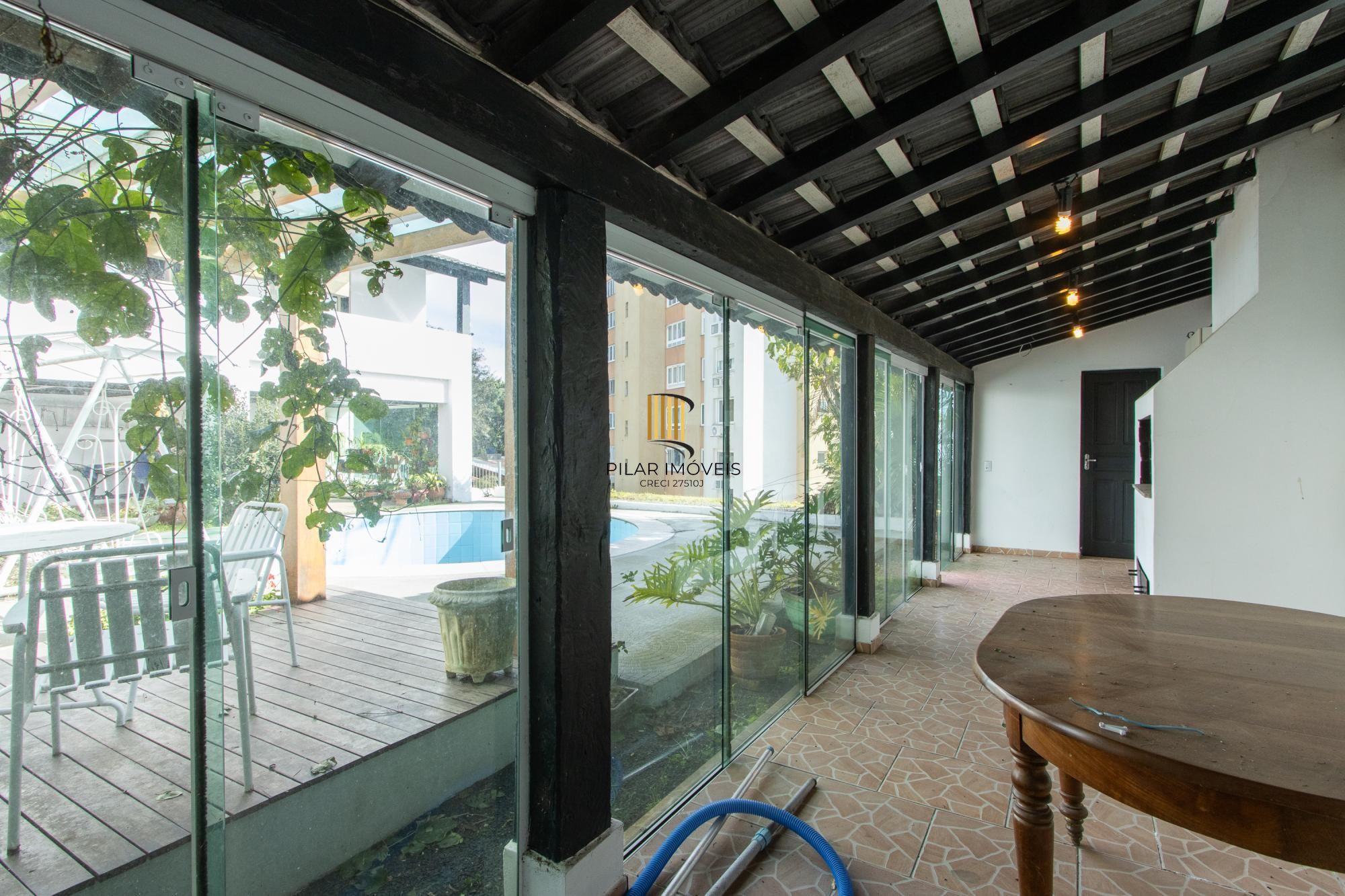 Casa com piscina Bairro Cristal
