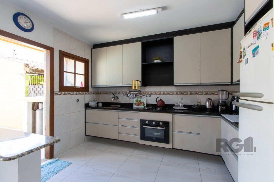 Casa com 3 dormitórios, sendo 1 suíte para venda  no bairro Hípica