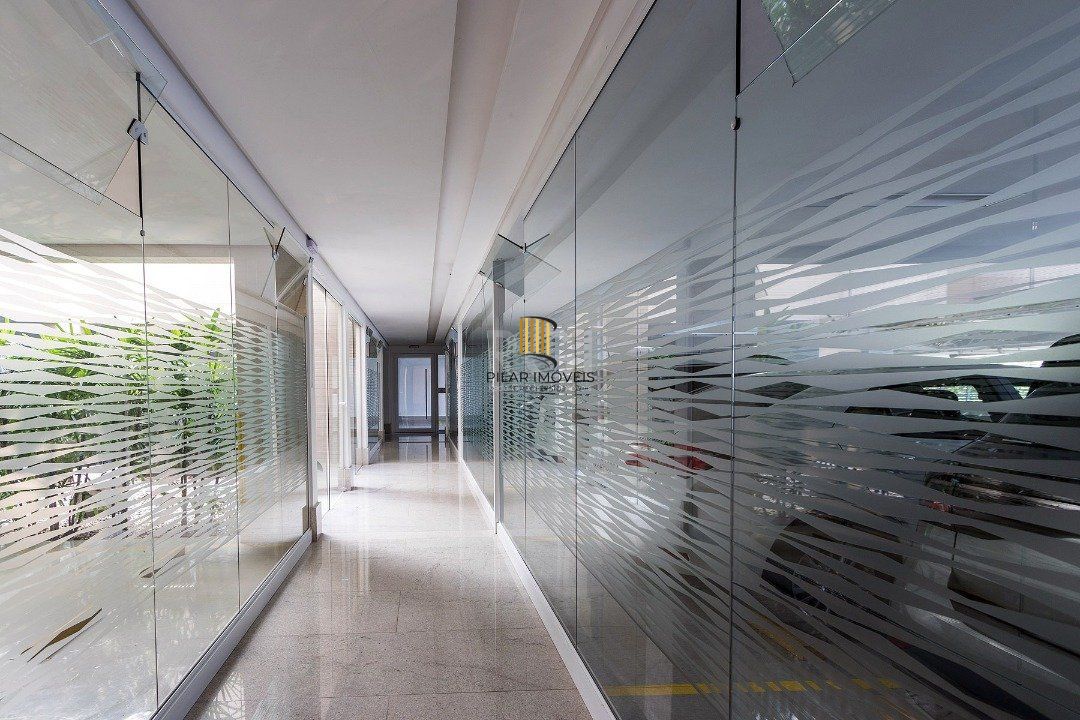 Cobertura para Venda - 319.17m², 3 dormitórios, sendo 3 suites, 4 vagas - Cristal