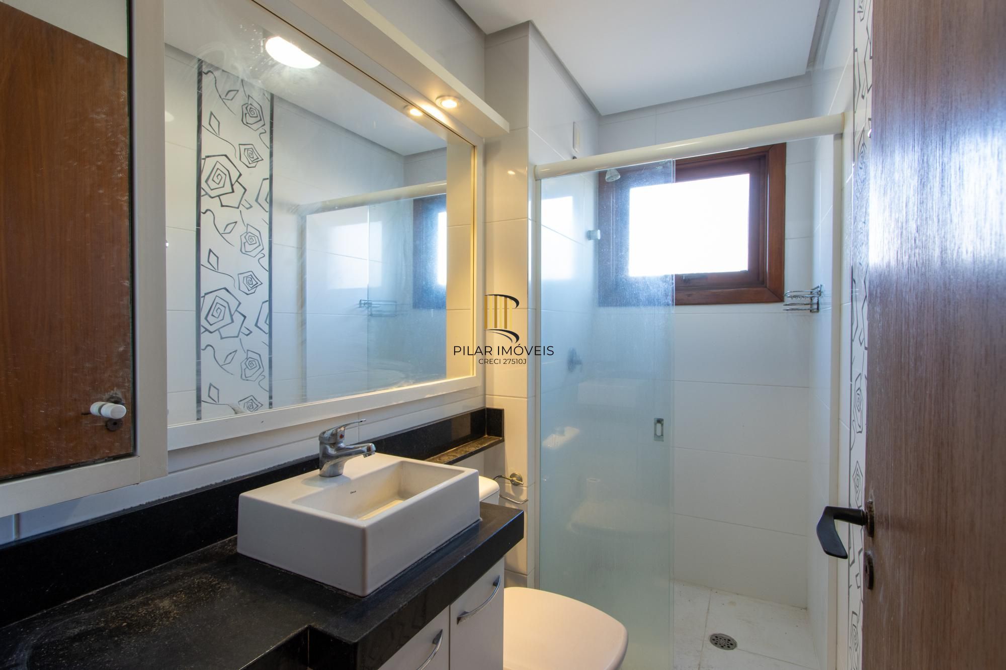 COBERTURA 2 QUARTOS, 2 VAGAS INDIVIDUAIS ESCRITURADAS, ELEVADOR - BAIRRO SANTO ANTONIO