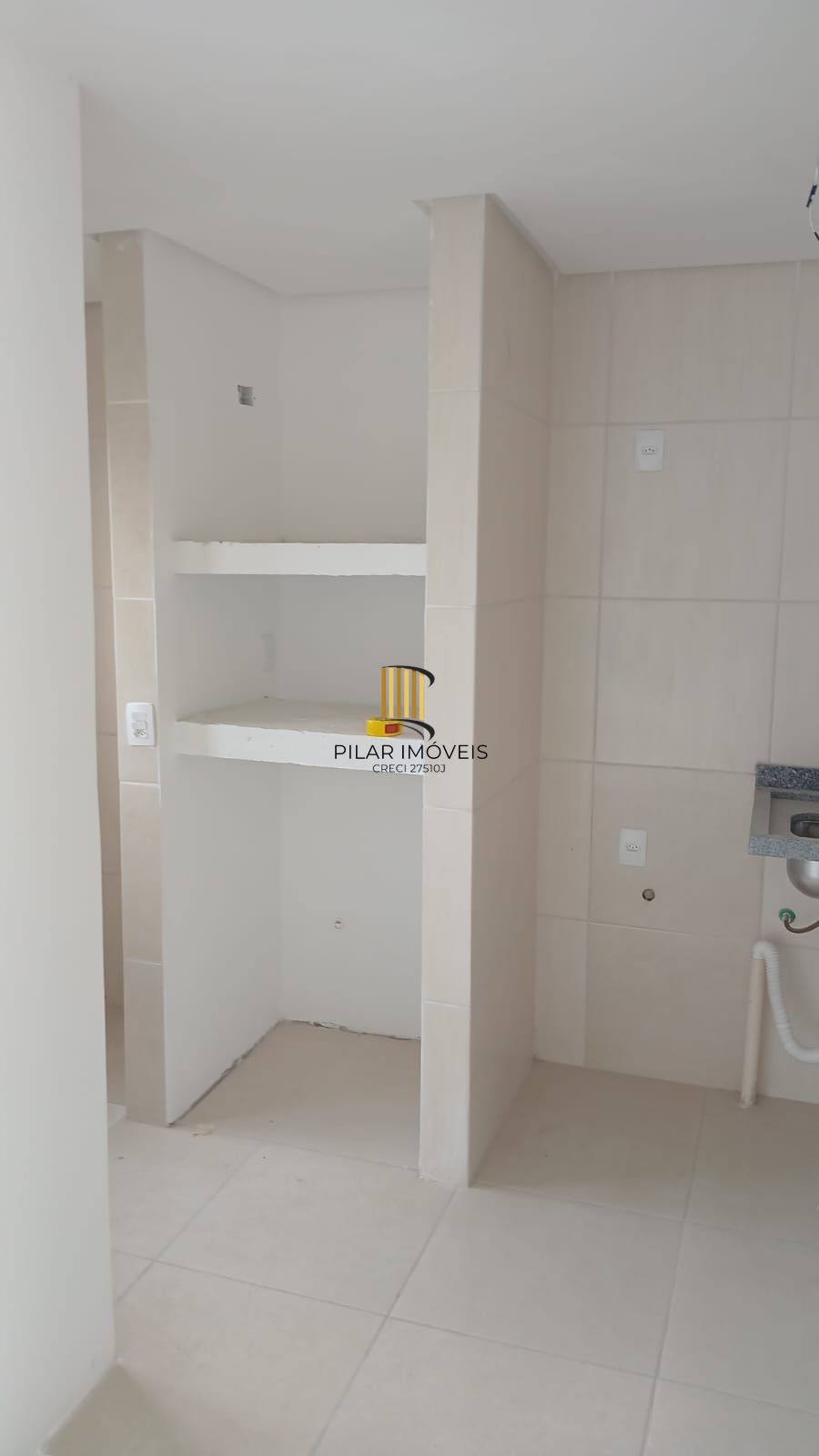 Apto com 3 dormitórios suíte e box coberto