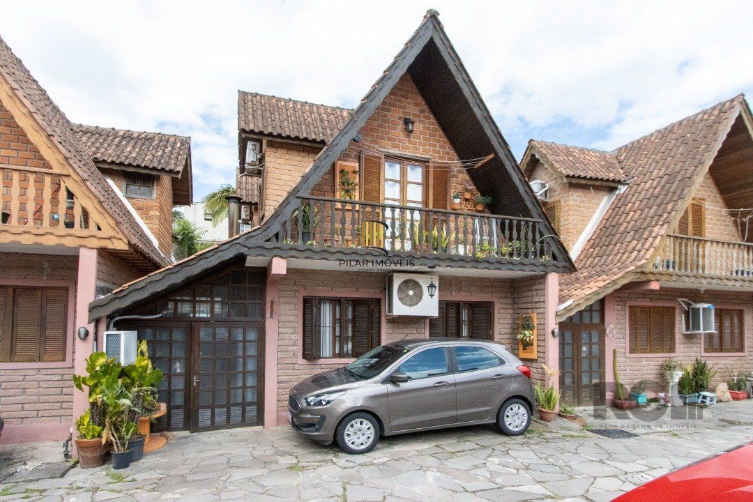Casa em condomínio, 135m² privativos, 3 quartos, 2 vagas - Bairro Glória
