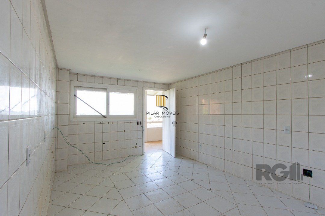 Sobrado novo,  4 quartos (1 suite), 440m² privativos - Bairro Guarujá