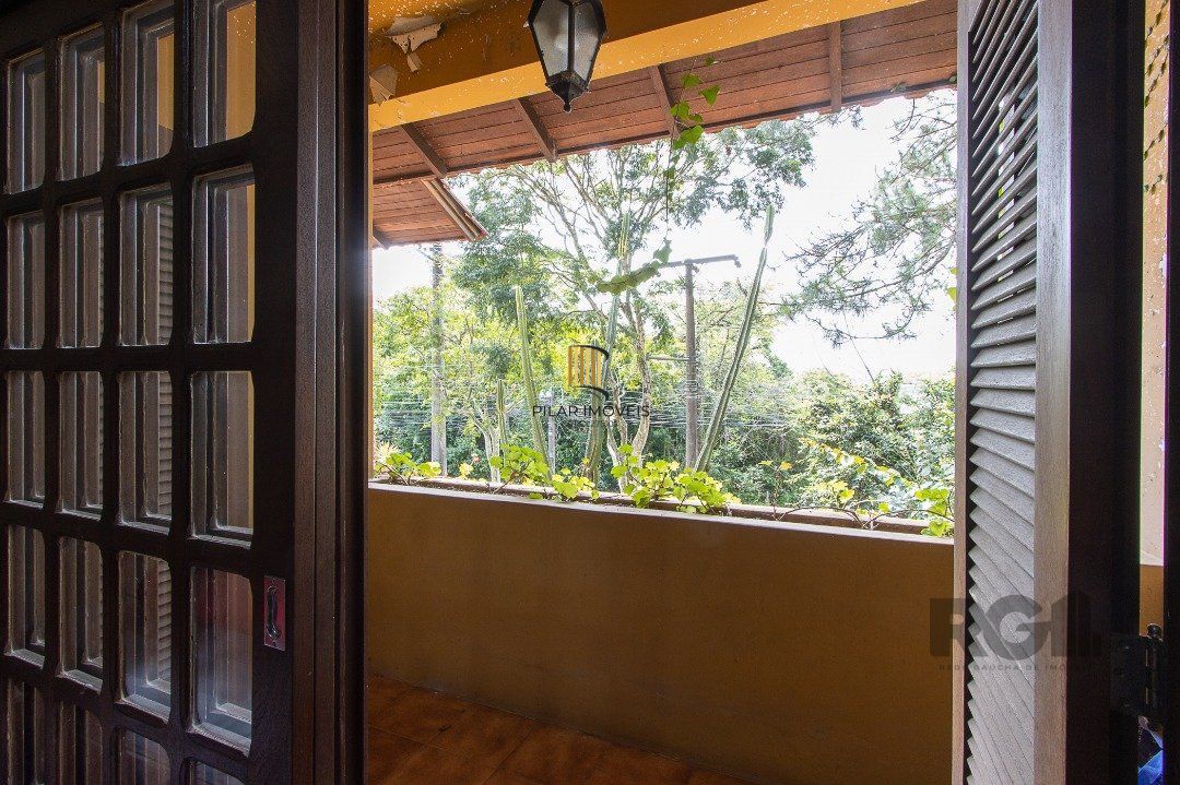 Casa para Venda - 300m², 3 dormitórios, sendo 1 suites, 4 vagas - Nonoai