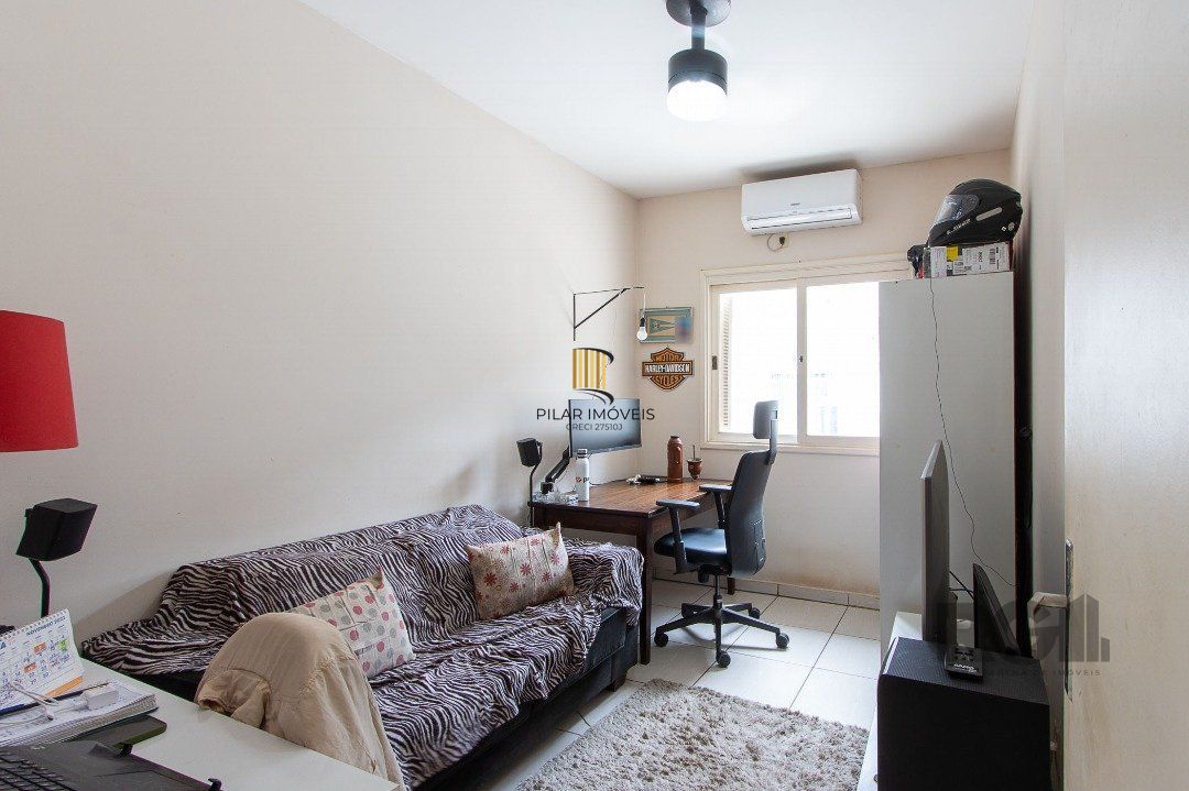 Casa 2 dormitórios no bairro Hípica