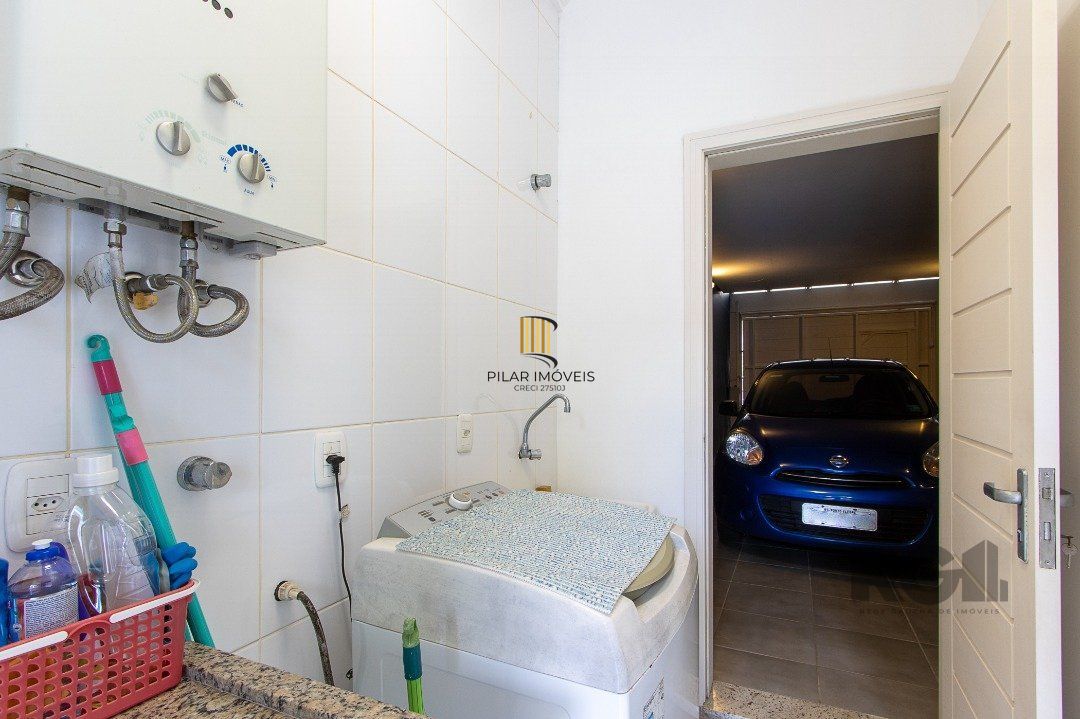 Casa de Condomínio 3 dormitórios no bairro Hípica