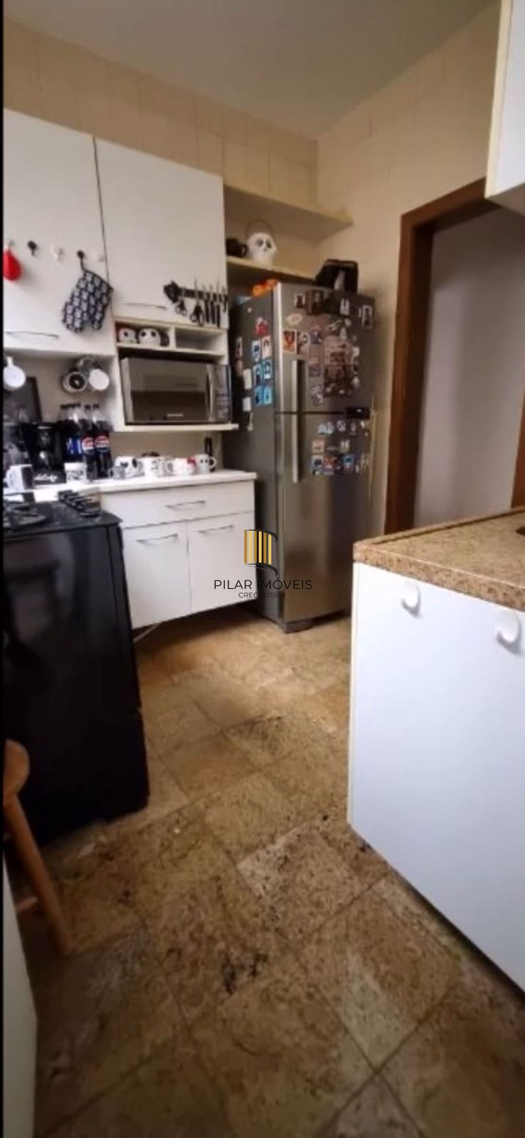 Apartamento Semi-mobiliado de 2 Quartos no Bairro Bom Fim