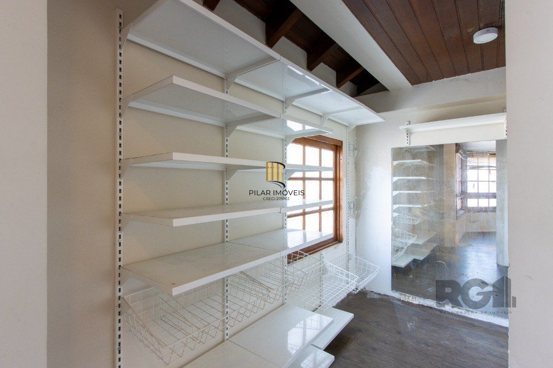 Casa 5 dormitórios no bairro Nonoai