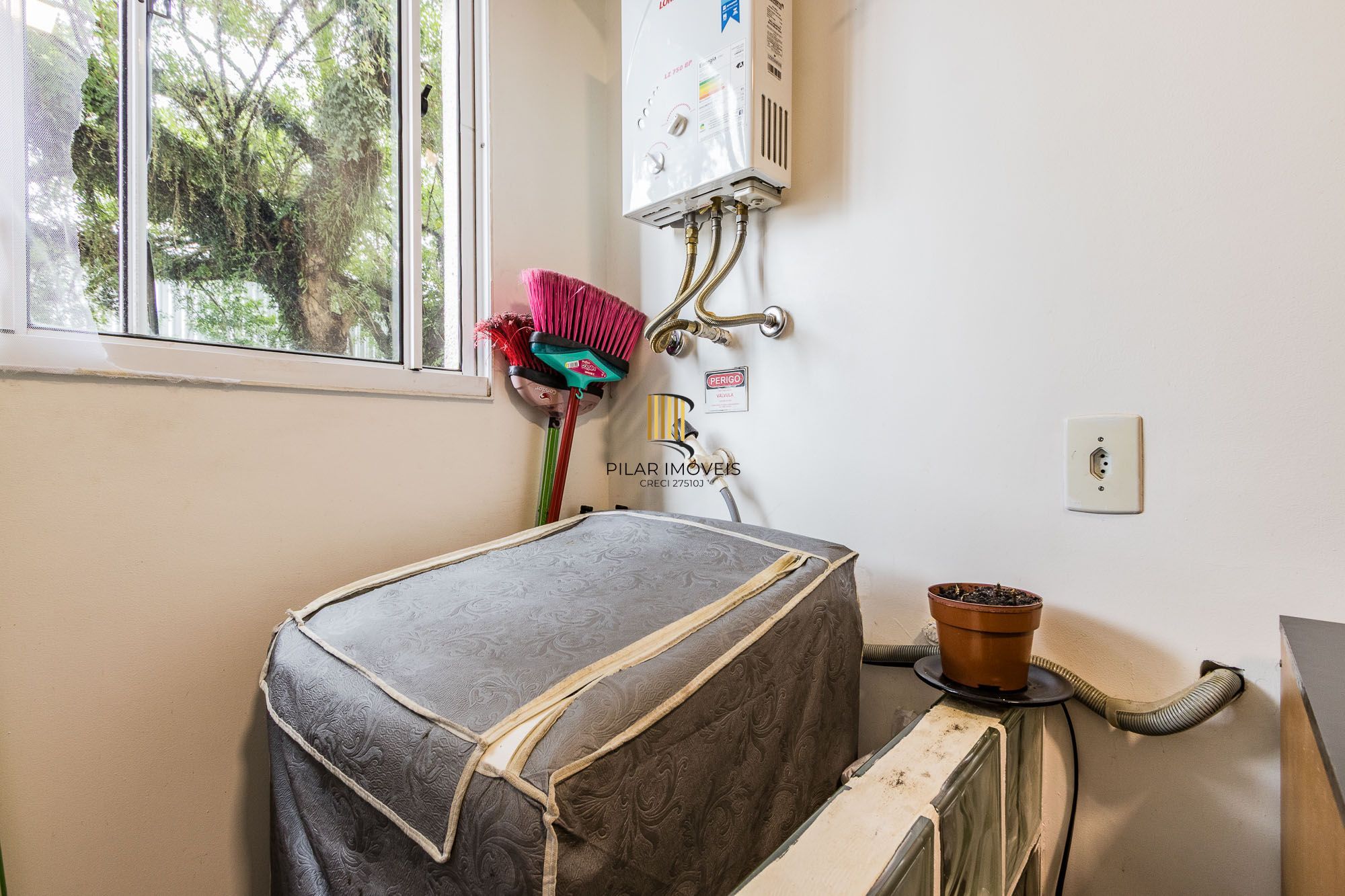 Apartamento 2 dormitórios no bairro Costa e Silva