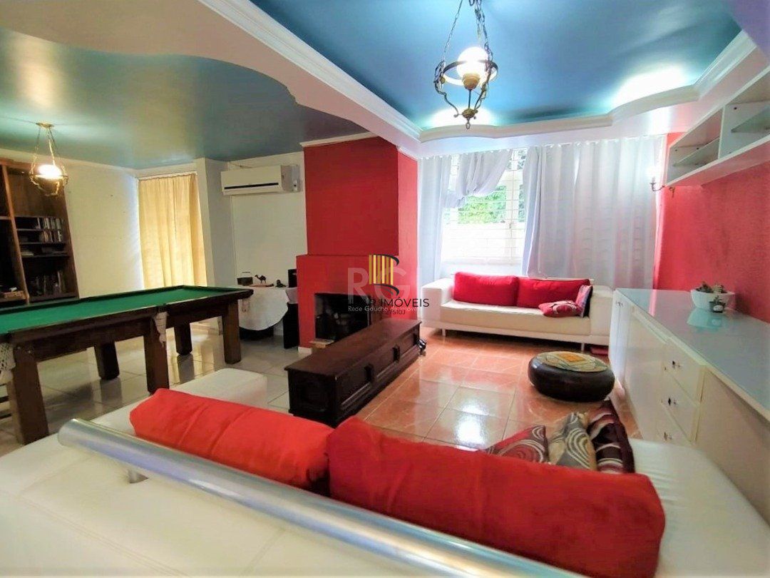 Casa para Venda - 150m², 4 dormitórios, sendo 3 suites, 2 vagas - Jardim Verde