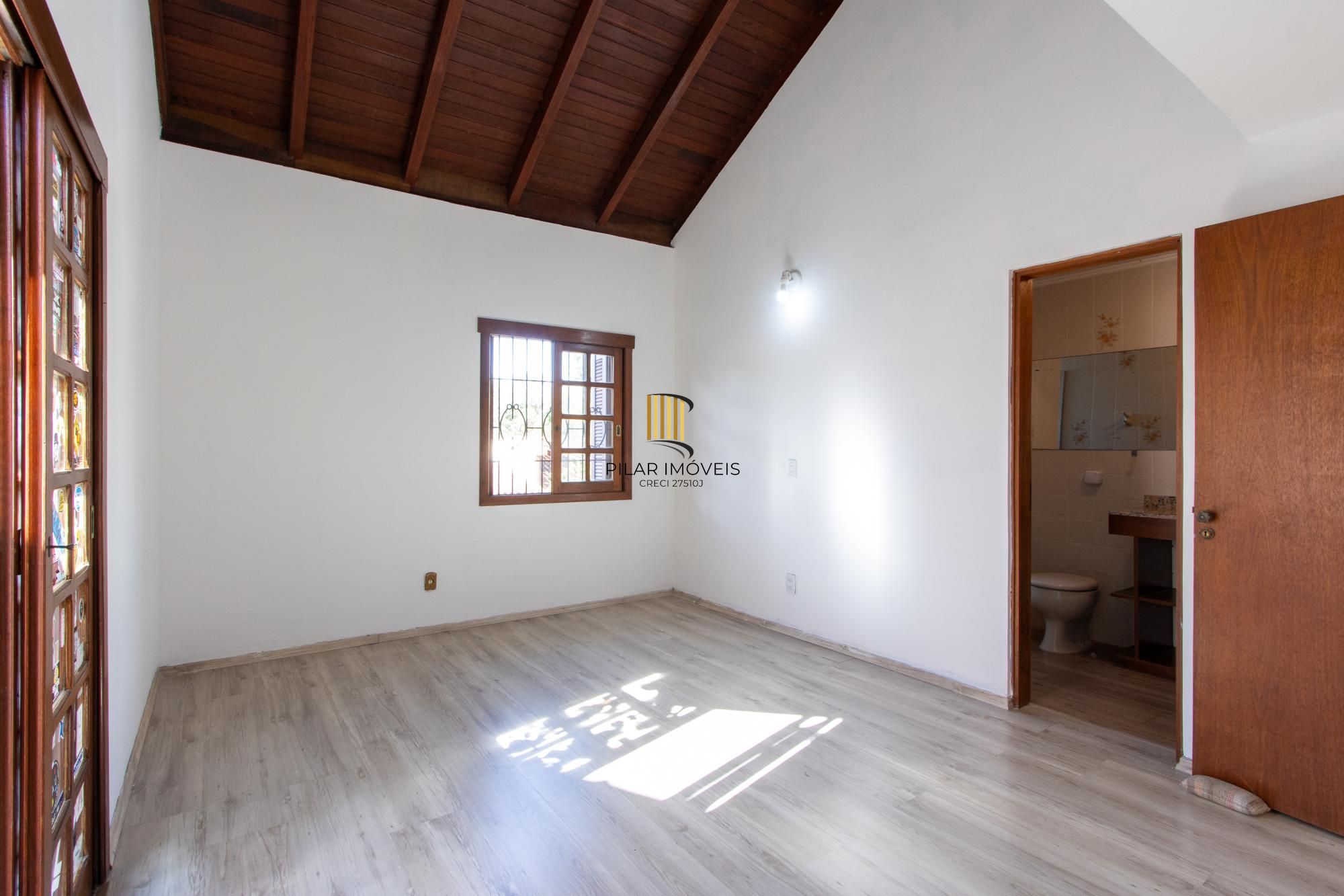 Casa para Venda - 253.35m², 3 dormitórios, sendo 1 suites, 4 vagas - Serraria