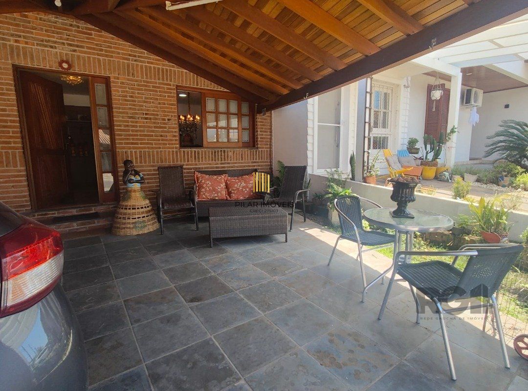 Casa de Condomínio 3 dormitórios no bairro Cavalhada