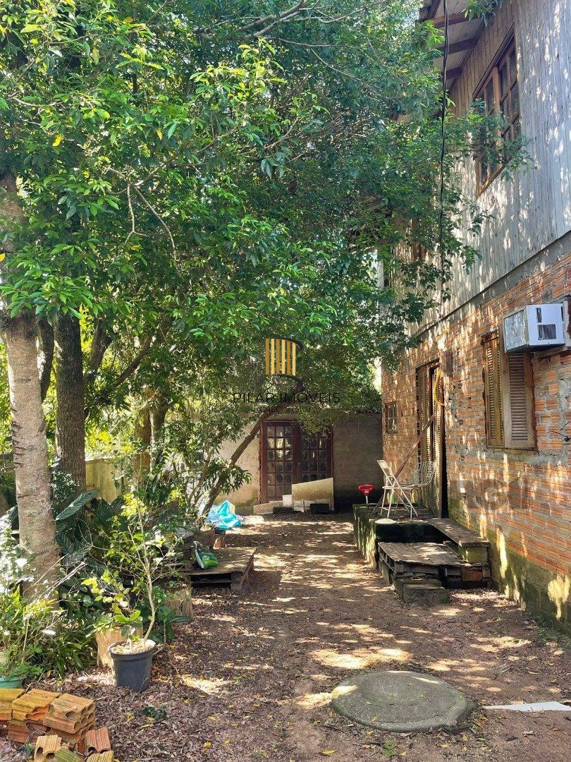 Casa 6 dormitórios no bairro Ponta Grossa