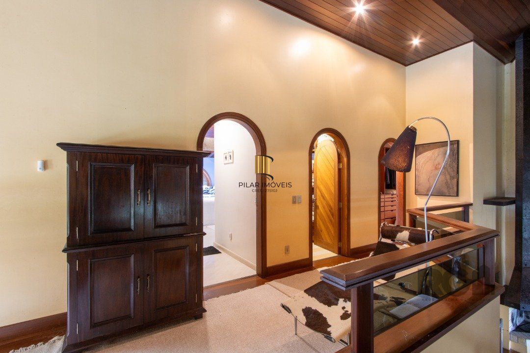 Casa para Venda - 645m², 4 dormitórios, sendo 4 suites, 11 vagas - Tristeza
