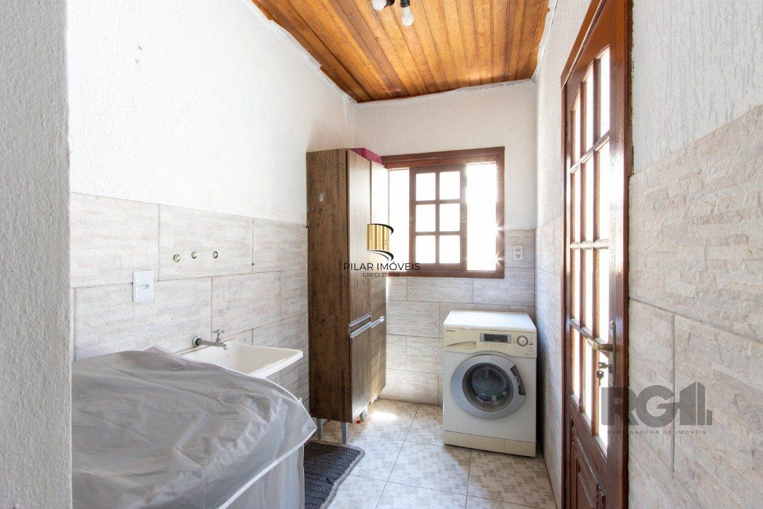 Casa para Venda - 135m², 3 dormitórios, sendo 1 suites, Hípica