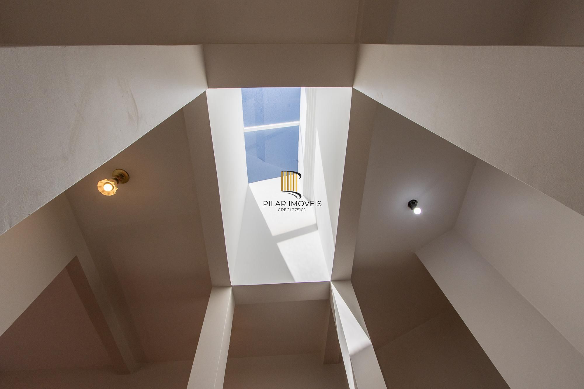 Casa 4 dormitórios no bairro Cristal