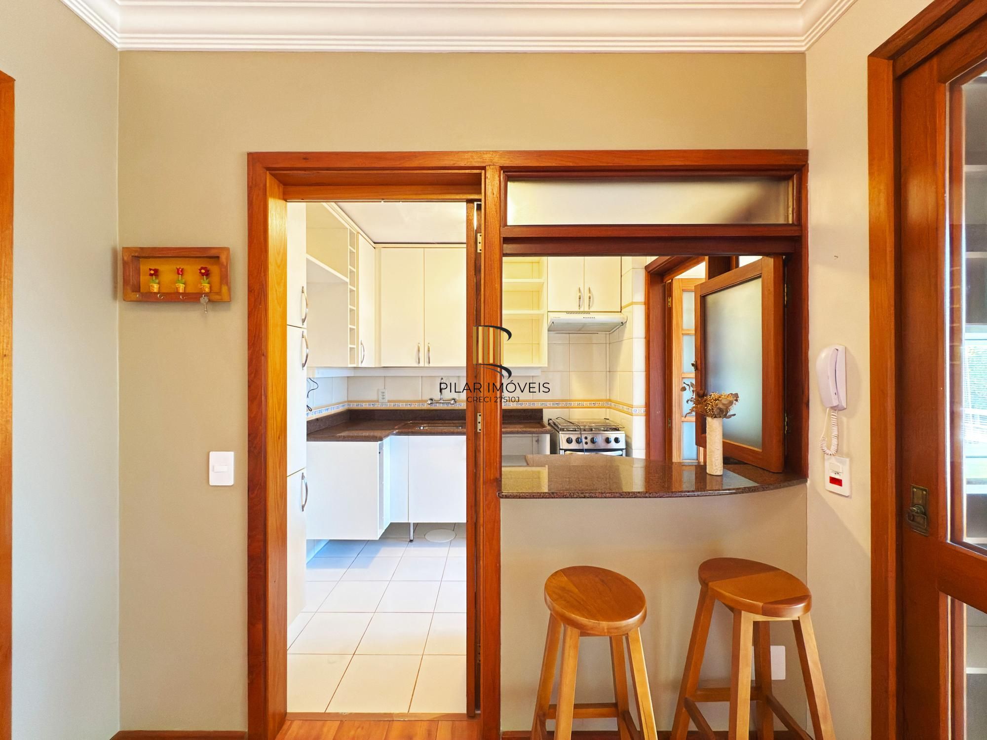 Apartamento desocupado, 2 quartos (1 suite), 2 vagas - Bairro Tristeza