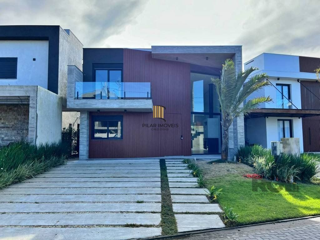 Casa de Condomínio 4 dormitórios no bairro Centro