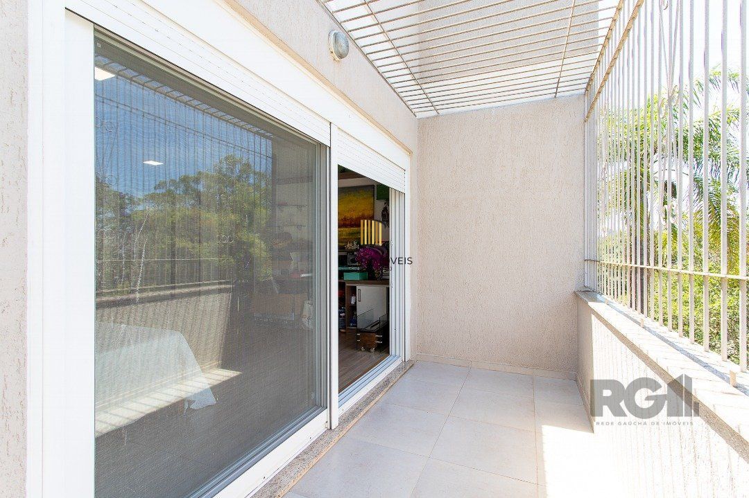 Apartamento com uma cobertura horizontal com 329,10 m² privativos com suíte
