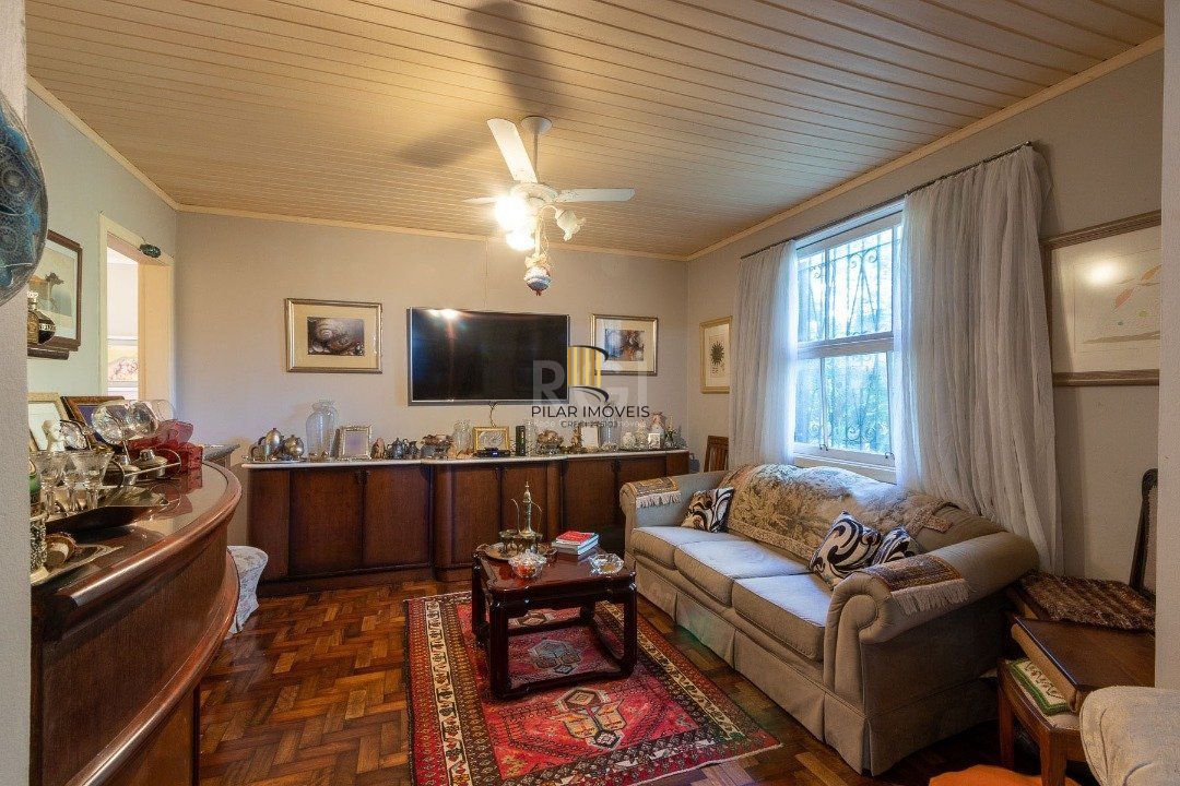 Casa para Venda - 192m², 4 dormitórios, sendo 3 suites, 4 vagas - Tristeza