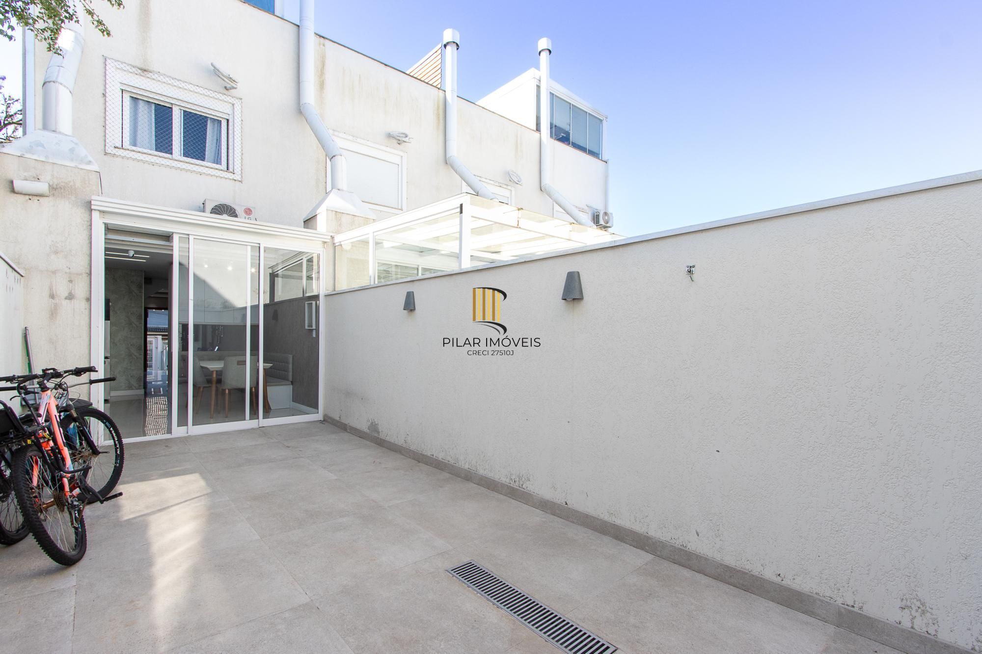 Ótima casa com 3dormitórios 1 suite no bairro Tristeza