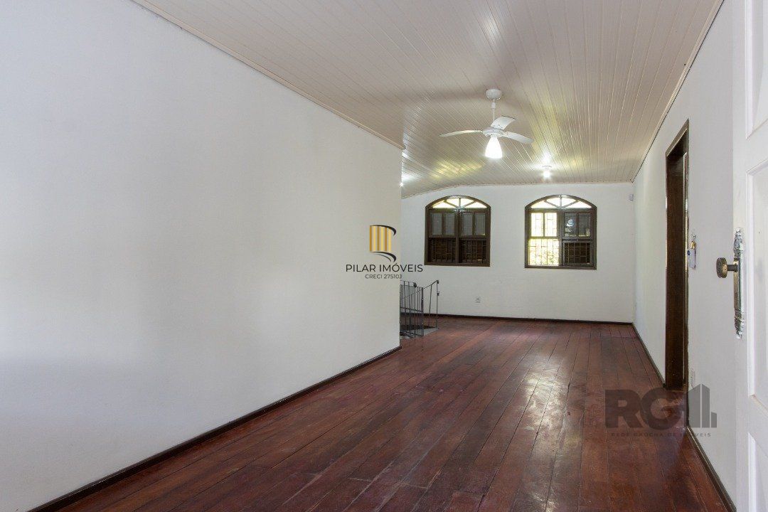 Casa para Venda - 200m², 3 dormitórios, 2 vagas - Cavalhada