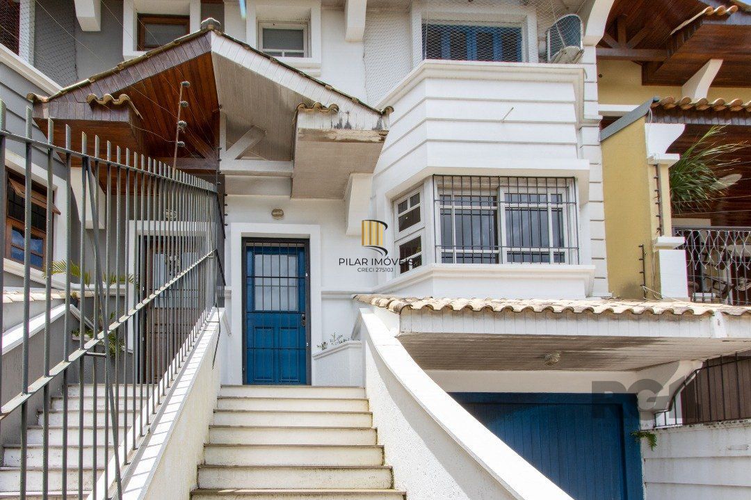 Casa 4 Dormitório(s) Bairro Tristeza