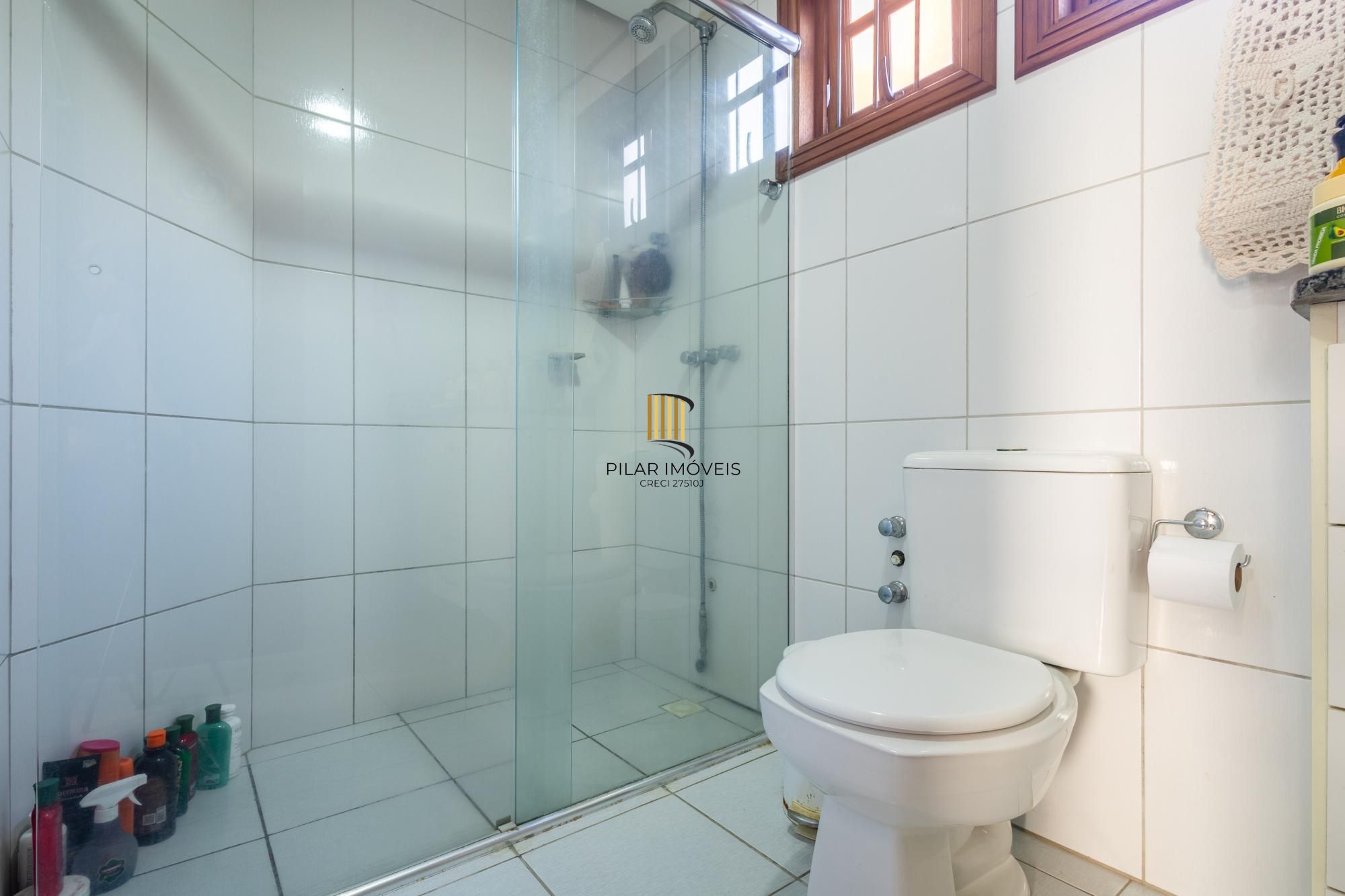 Excelente casa com 214m² privativos na Rua Dona Paulina - Bairro Tristeza!