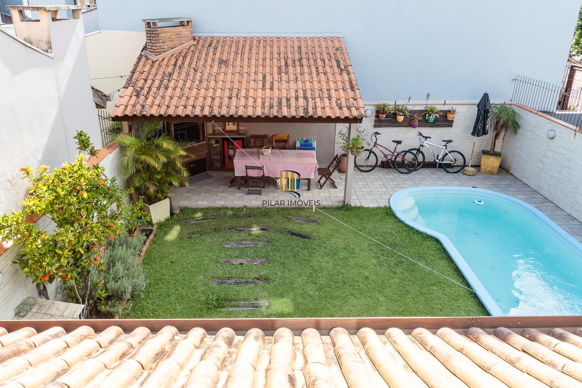 LINDA CASA NA HÍPICA