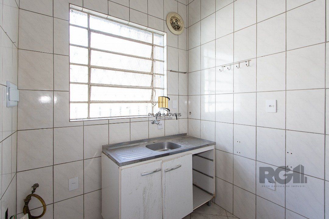 Casa 3 dormitórios no bairro Floresta