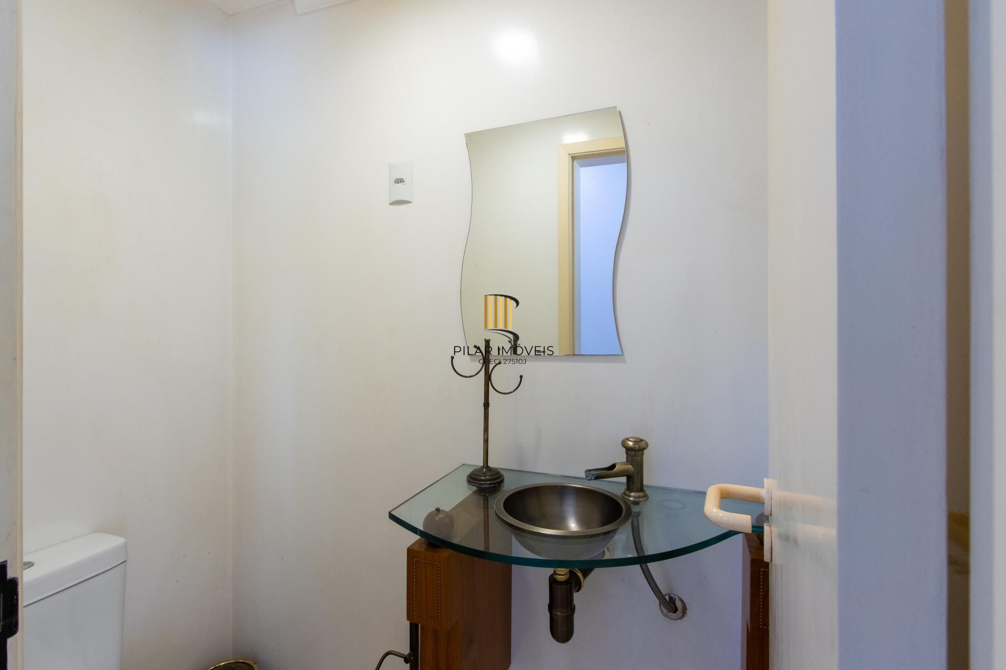 Casa com piscina Bairro Cristal