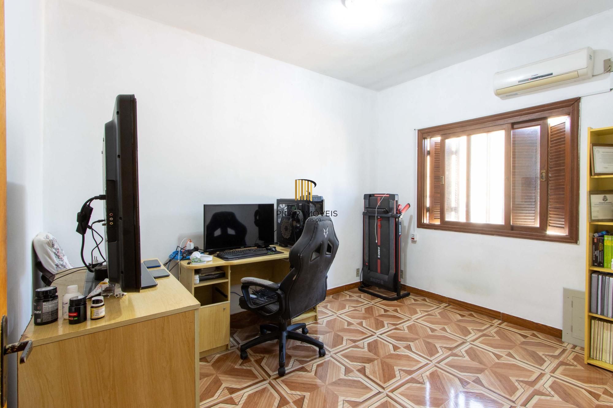 Casa 3 dormitórios no bairro Espírito Santo